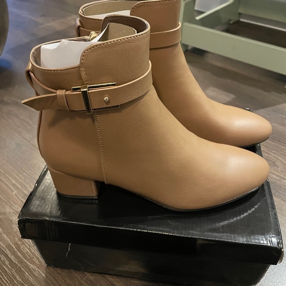 Brand new Women’s booties - Picture 1 of 5